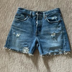 Levi 501 cut off shorts